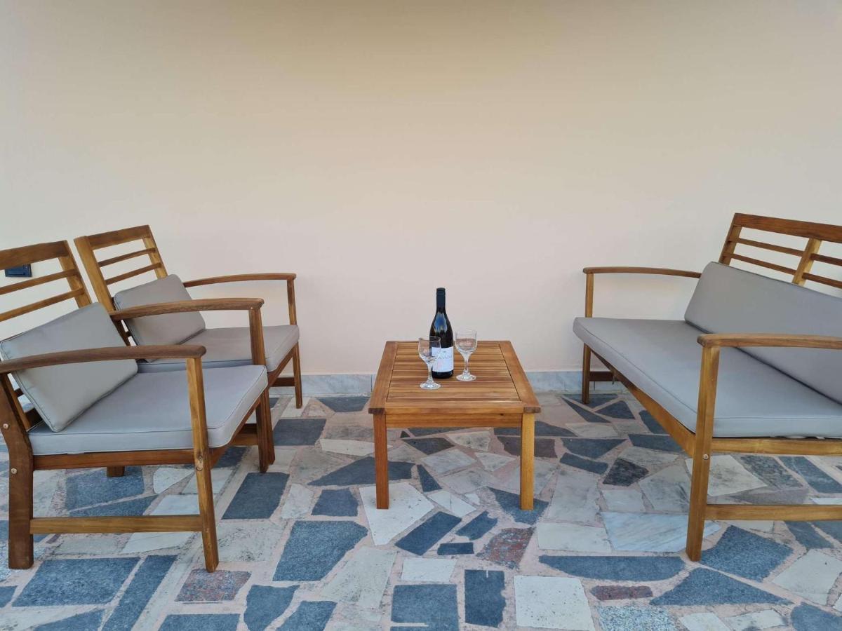 Apartmani Lovre I Zara Exterior photo