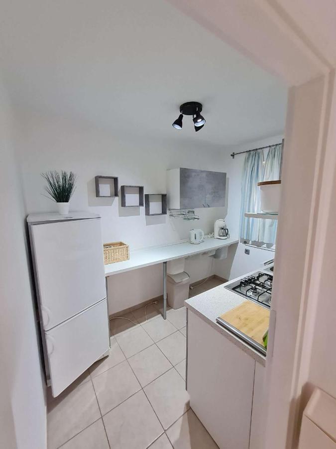 Apartmani Lovre I Zara Exterior photo