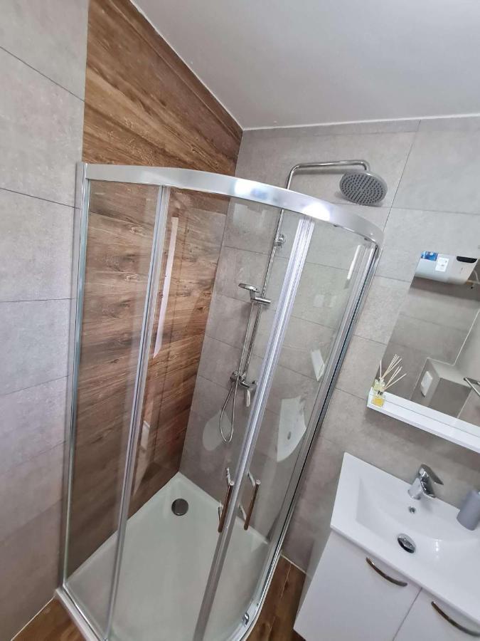 Apartmani Lovre I Zara Exterior photo